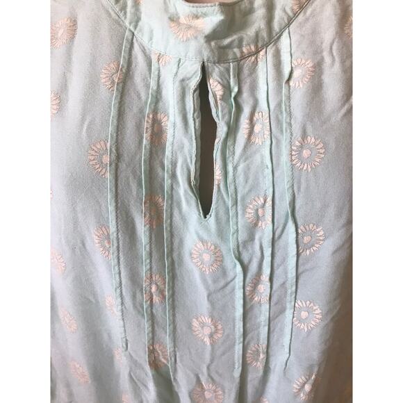 circus Green Floral Pintuck Keyhole Short Sleeve Women's Blouse Top Size Size 6 - Picture 2 of 3